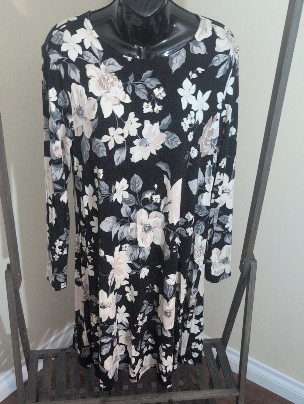 Old Navy | Floral Black & Cream Long-Sleeve Women’s Dress